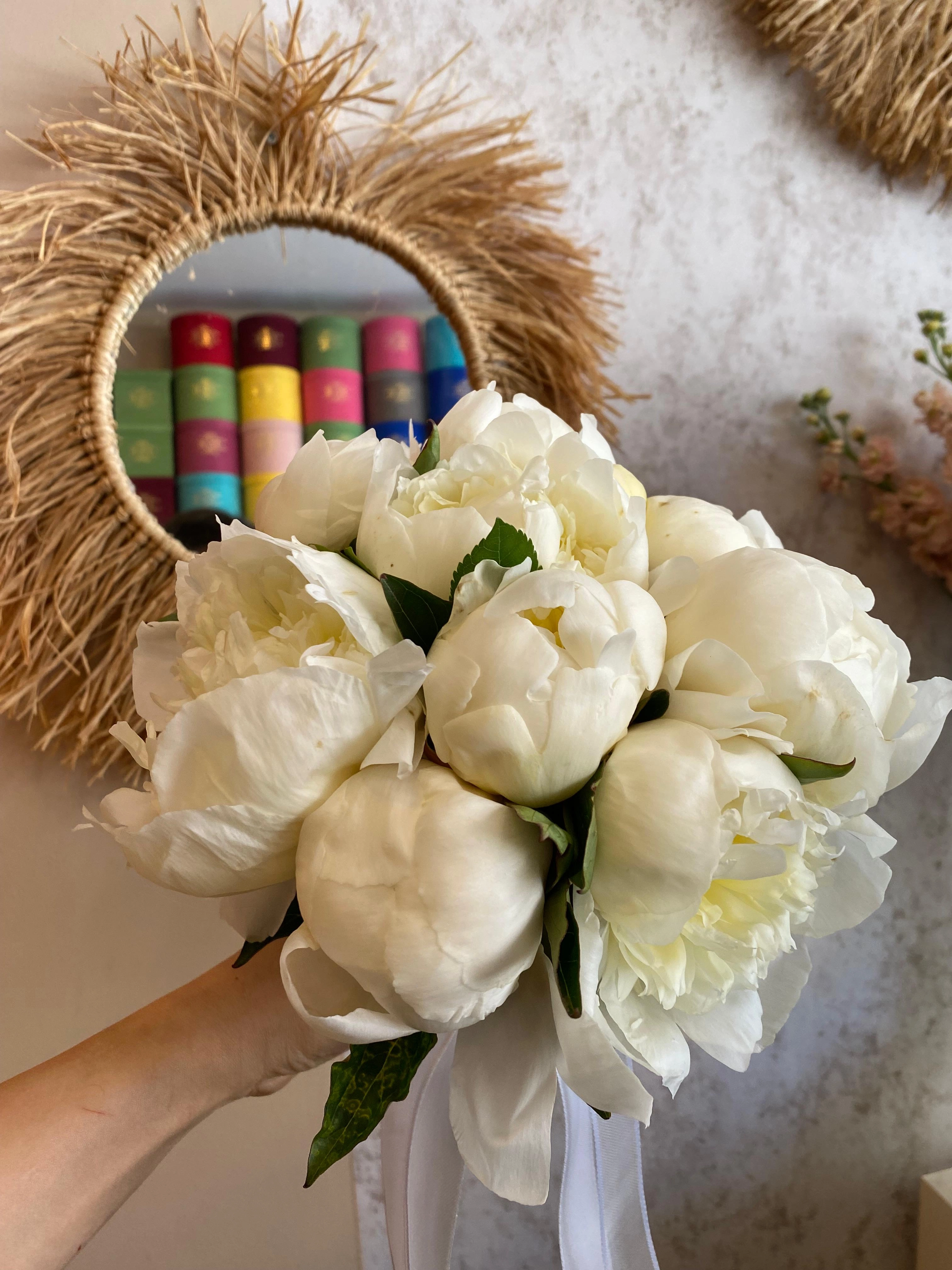 Beyaz Şakayık Gelin Buketi