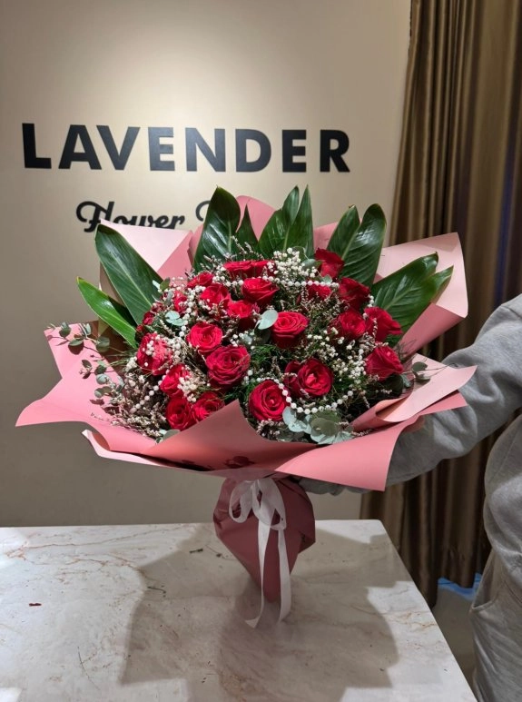 İncili Kırmızı Güller