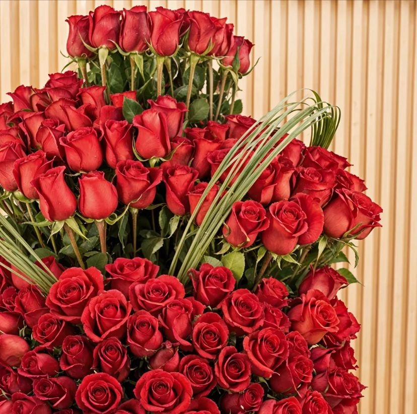 Luxury Vase Kırmızı Güller