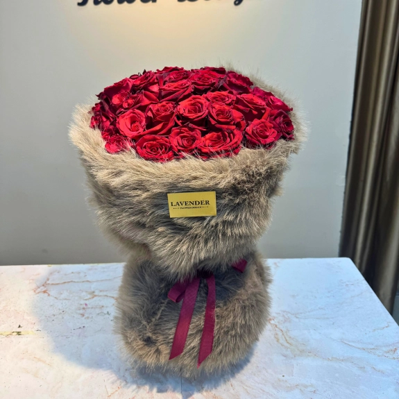 Mono Kırmızı Güller