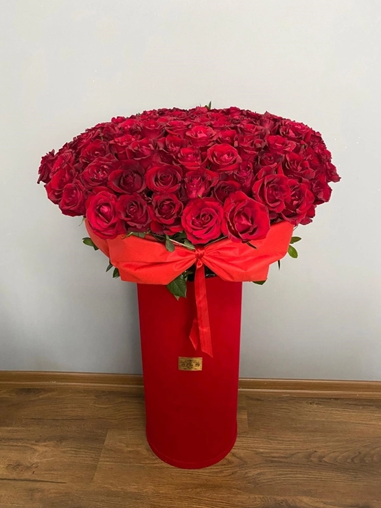 Roses In A Luxury Box