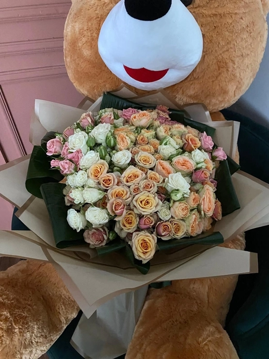 Teddy Bear And Roses