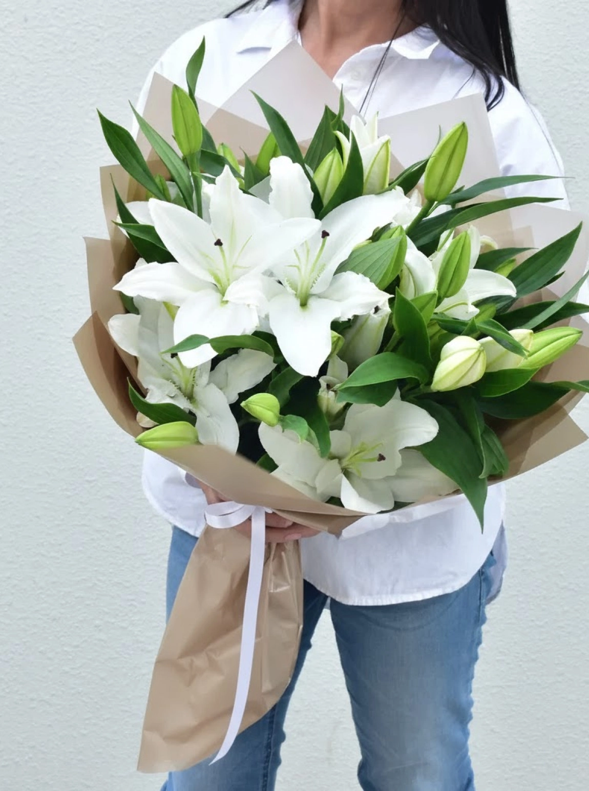 White Lilies Buketi