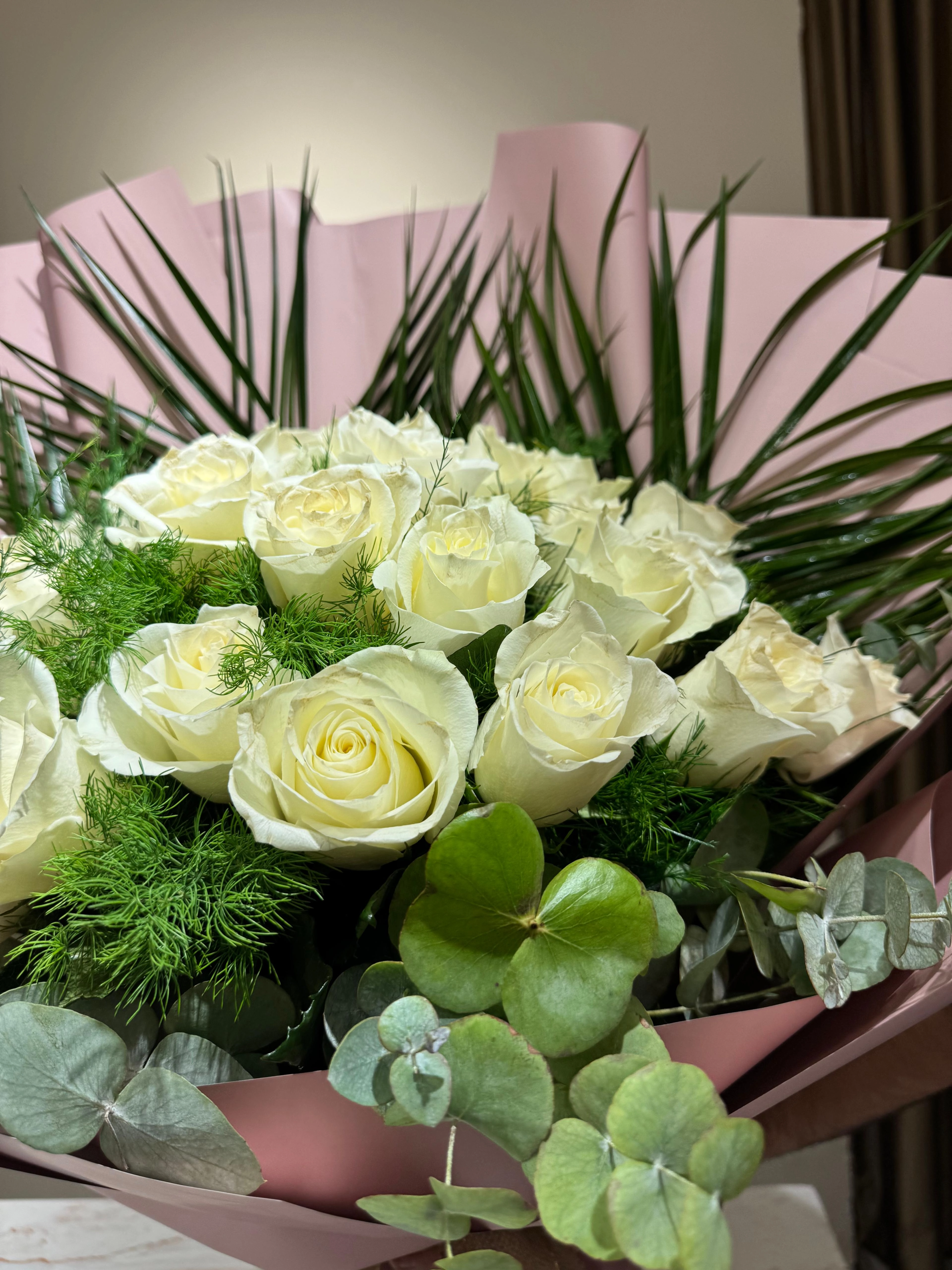 White Roses Buketi