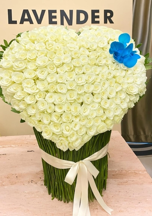 White Giant Heart Roses